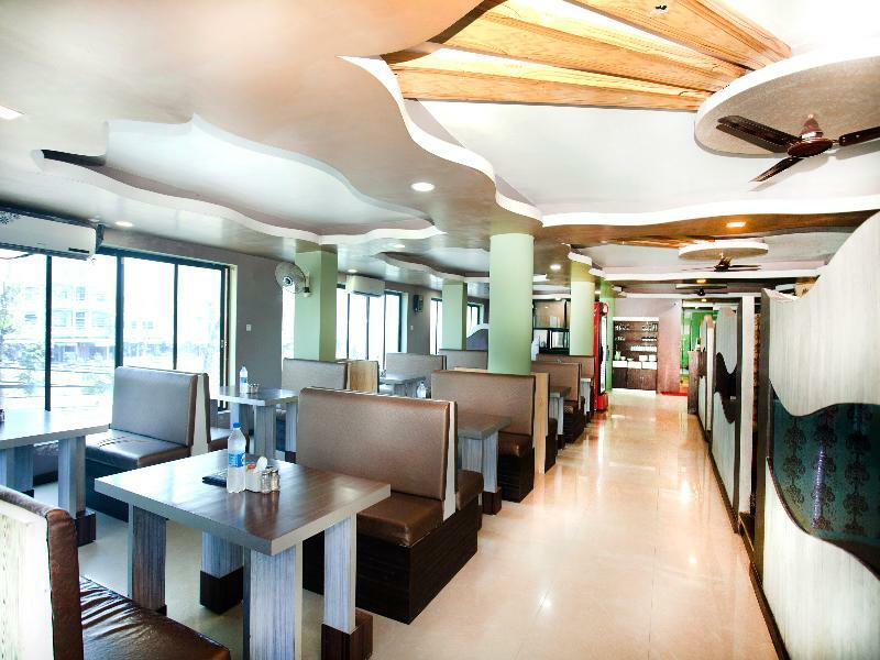 Oyo 343 Pop Life Hotel Banke Экстерьер фото